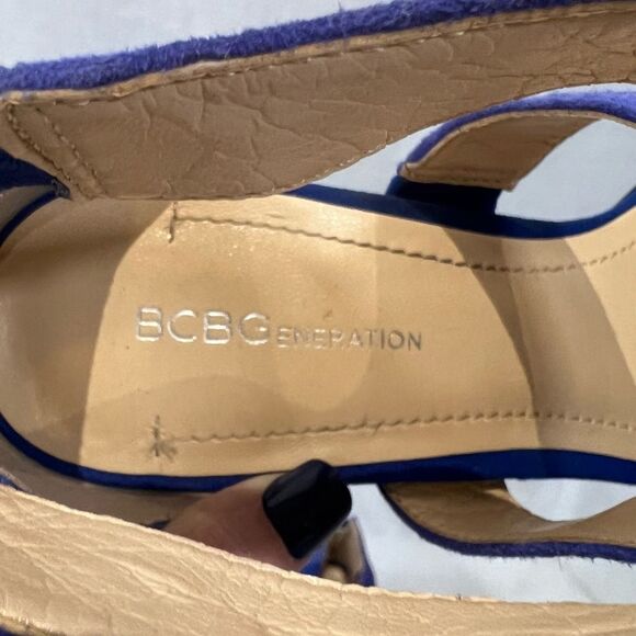 BCBGeneration blue wide strap faux suede sandal heels size 10 NWOB - Picture 4 of 5